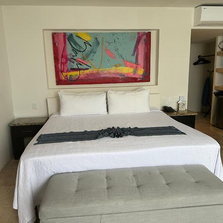 Hotel Delfin Vista Pier Beach Front Пуерто Валярта Екстериор снимка