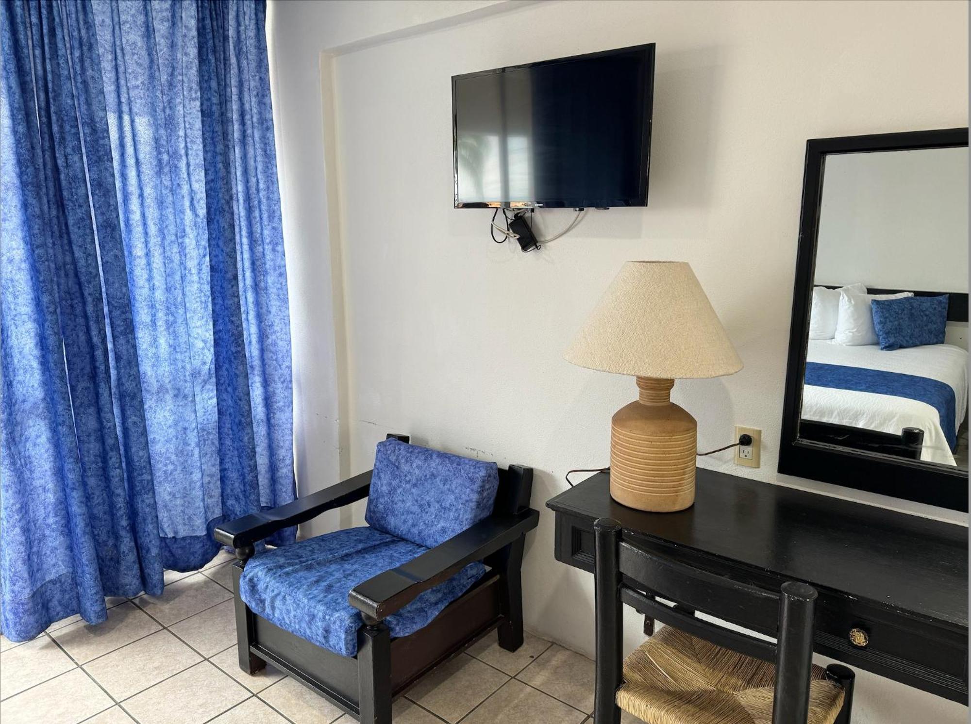 Hotel Delfin Vista Pier Beach Front Пуерто Валярта Екстериор снимка