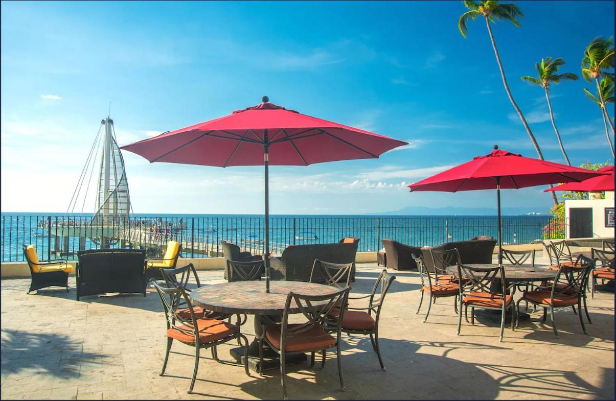 Hotel Delfin Vista Pier Beach Front Пуерто Валярта Екстериор снимка