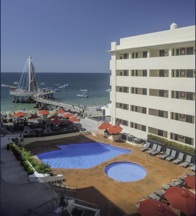 Hotel Delfin Vista Pier Beach Front Пуерто Валярта Екстериор снимка